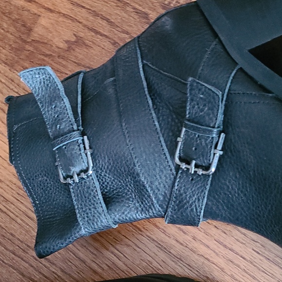 Aerosoles Size 7.5 Black Leather "Moto" Style Ankle Boots - Picture 4 of 12